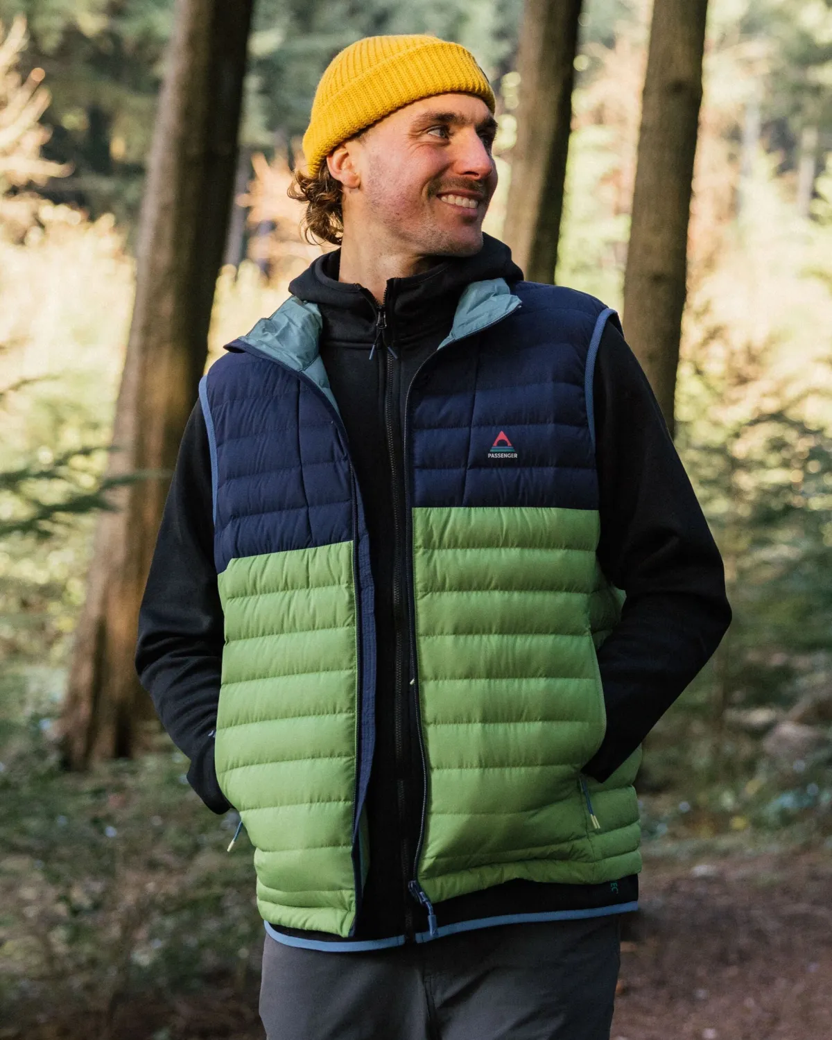 Passenger Ashland Down Recycled Vest - Rich Navy/Pear Green RichNavy/PearGreen Best