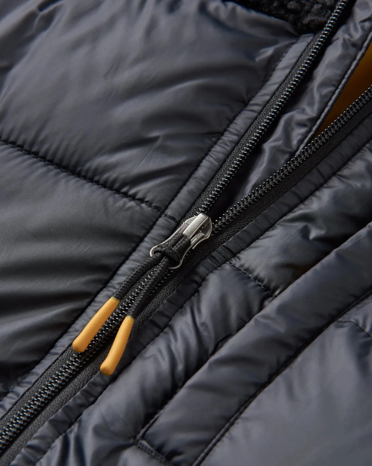 Passenger Elowen Hooded Recycled Insulated Jacket - Black Hot